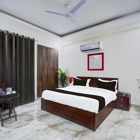 Townhouse Delight Inn Gurgaon Exterior photo