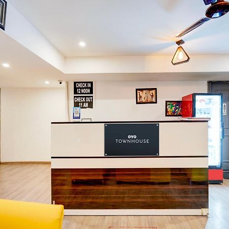 Townhouse Delight Inn Gurgaon Exterior photo