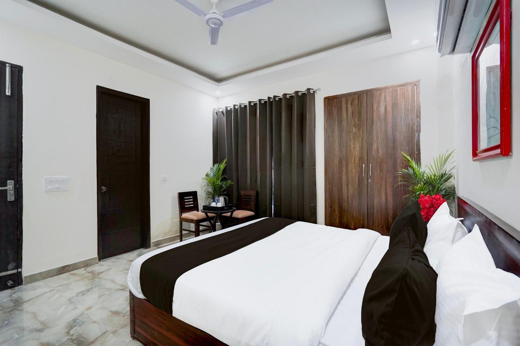 Townhouse Delight Inn Gurgaon Exterior photo