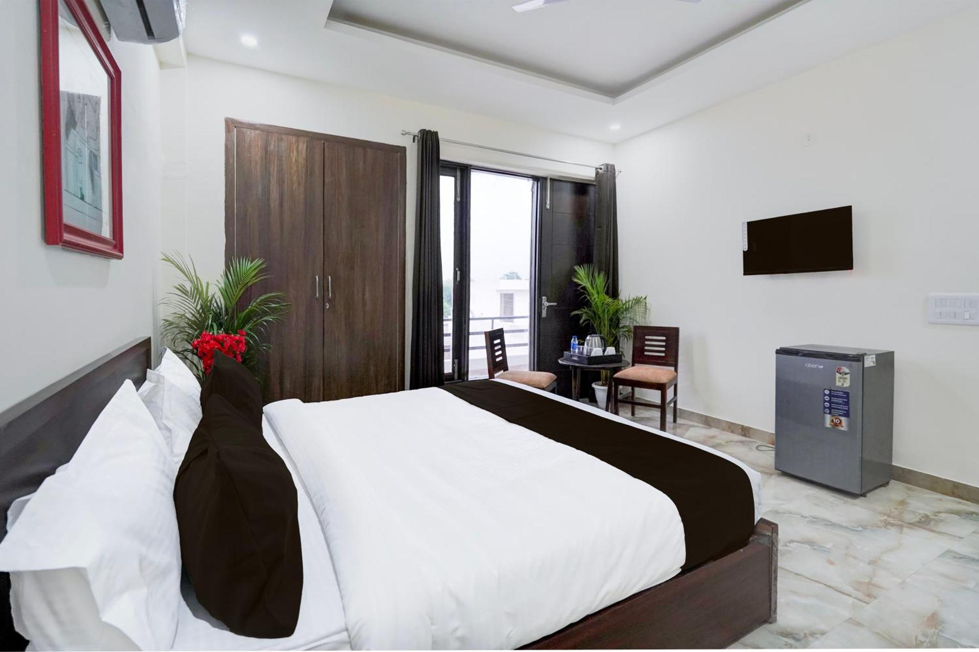 Townhouse Delight Inn Gurgaon Exterior photo