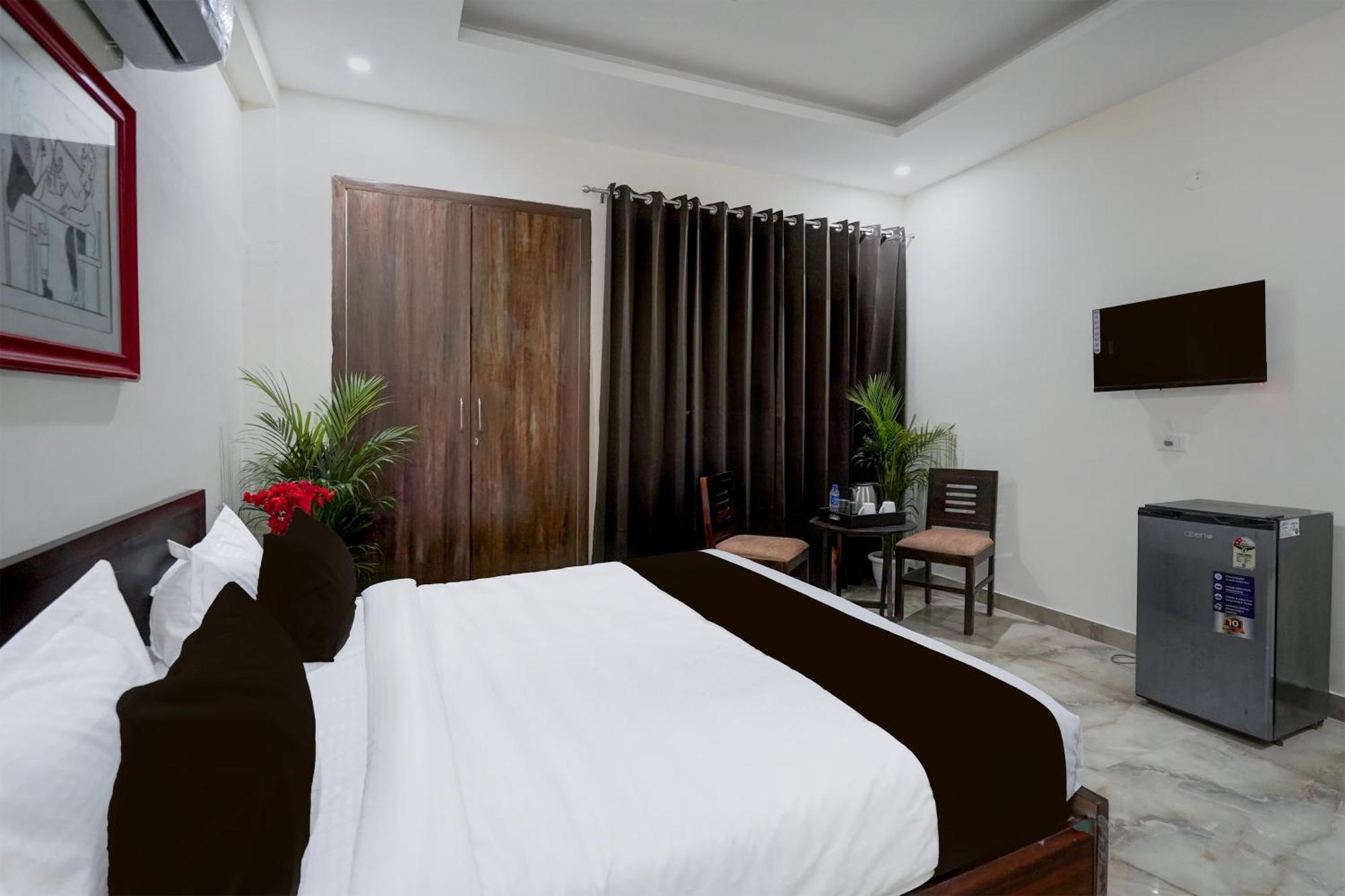 Townhouse Delight Inn Gurgaon Exterior photo