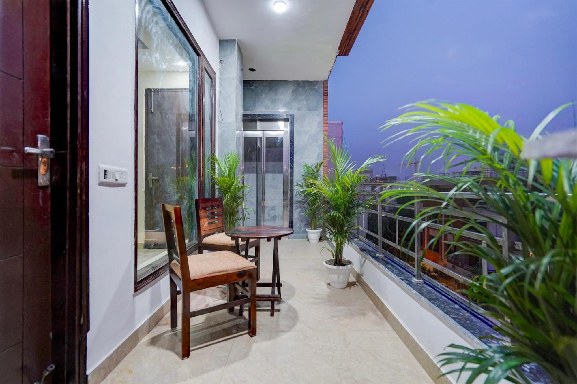 Townhouse Delight Inn Gurgaon Exterior photo