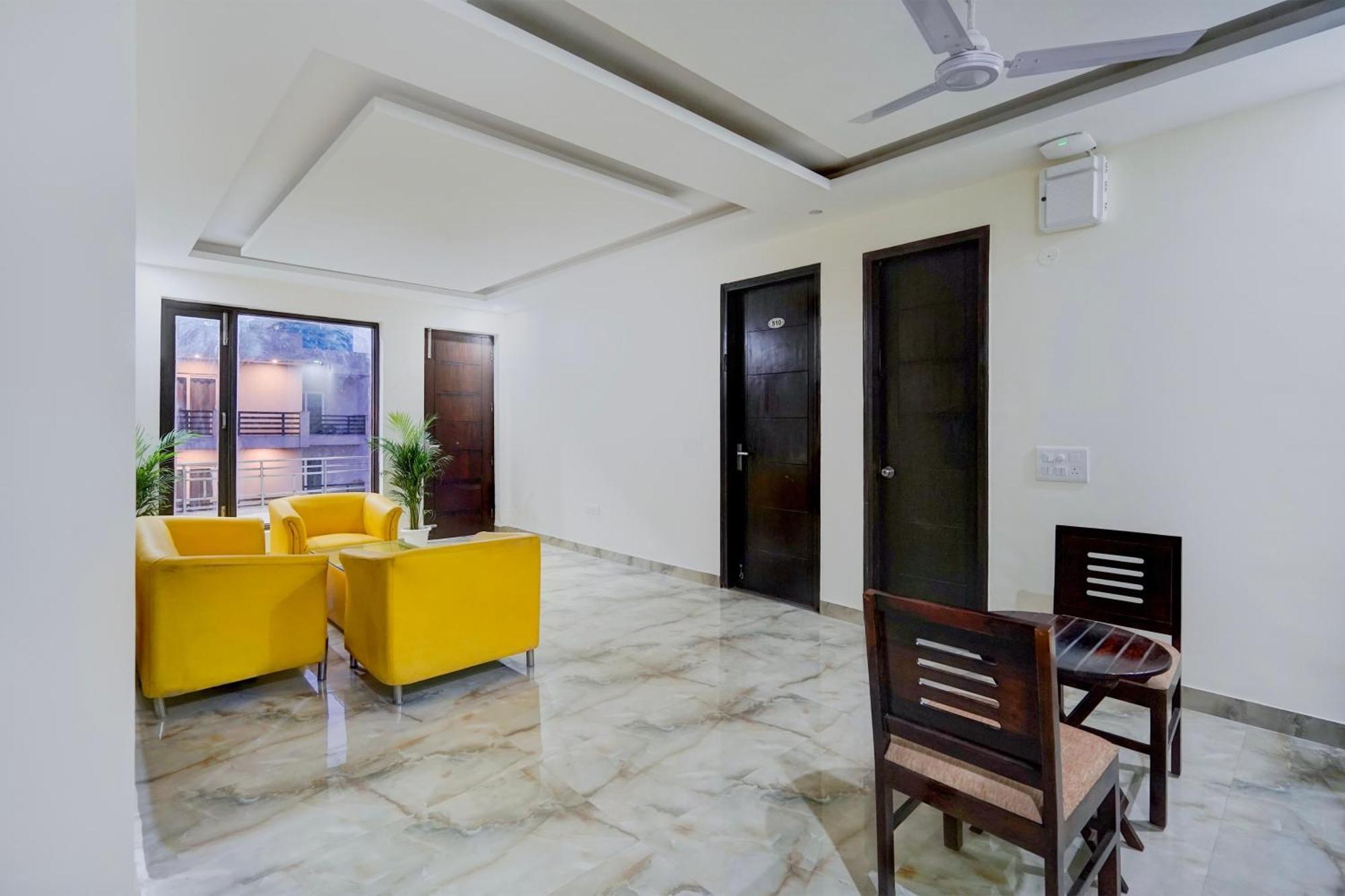 Townhouse Delight Inn Gurgaon Exterior photo