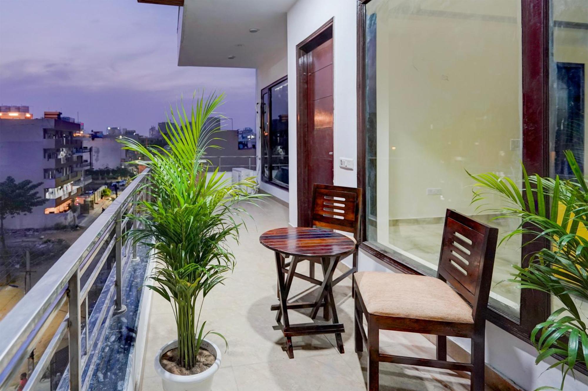 Townhouse Delight Inn Gurgaon Exterior photo