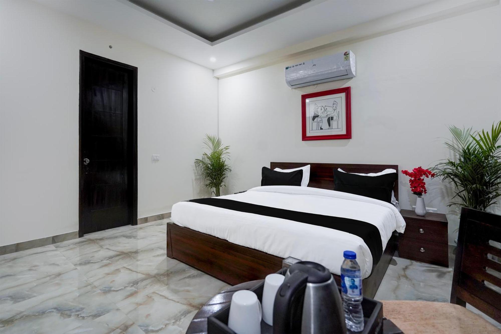 Townhouse Delight Inn Gurgaon Exterior photo