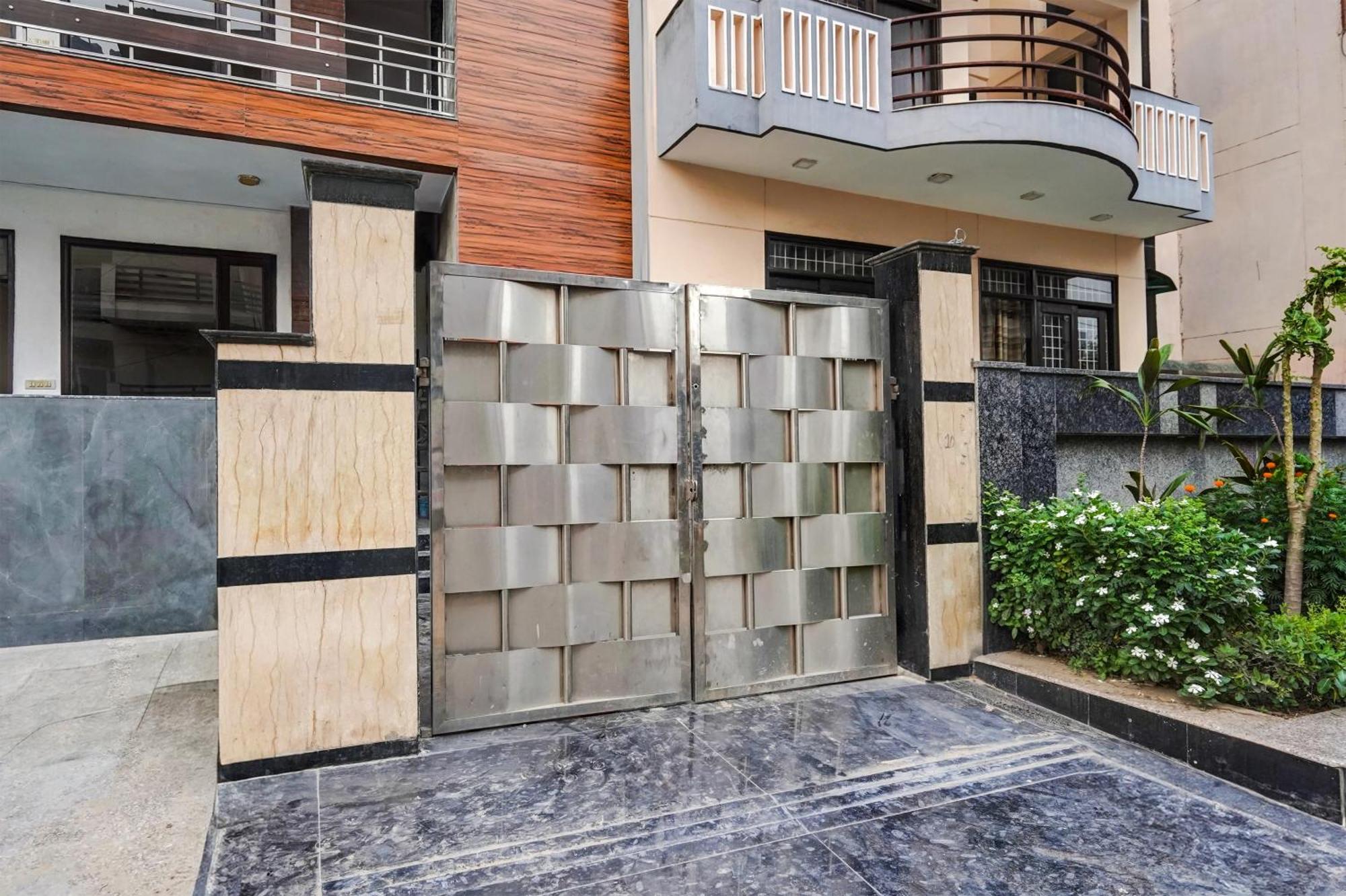 Townhouse Delight Inn Gurgaon Exterior photo