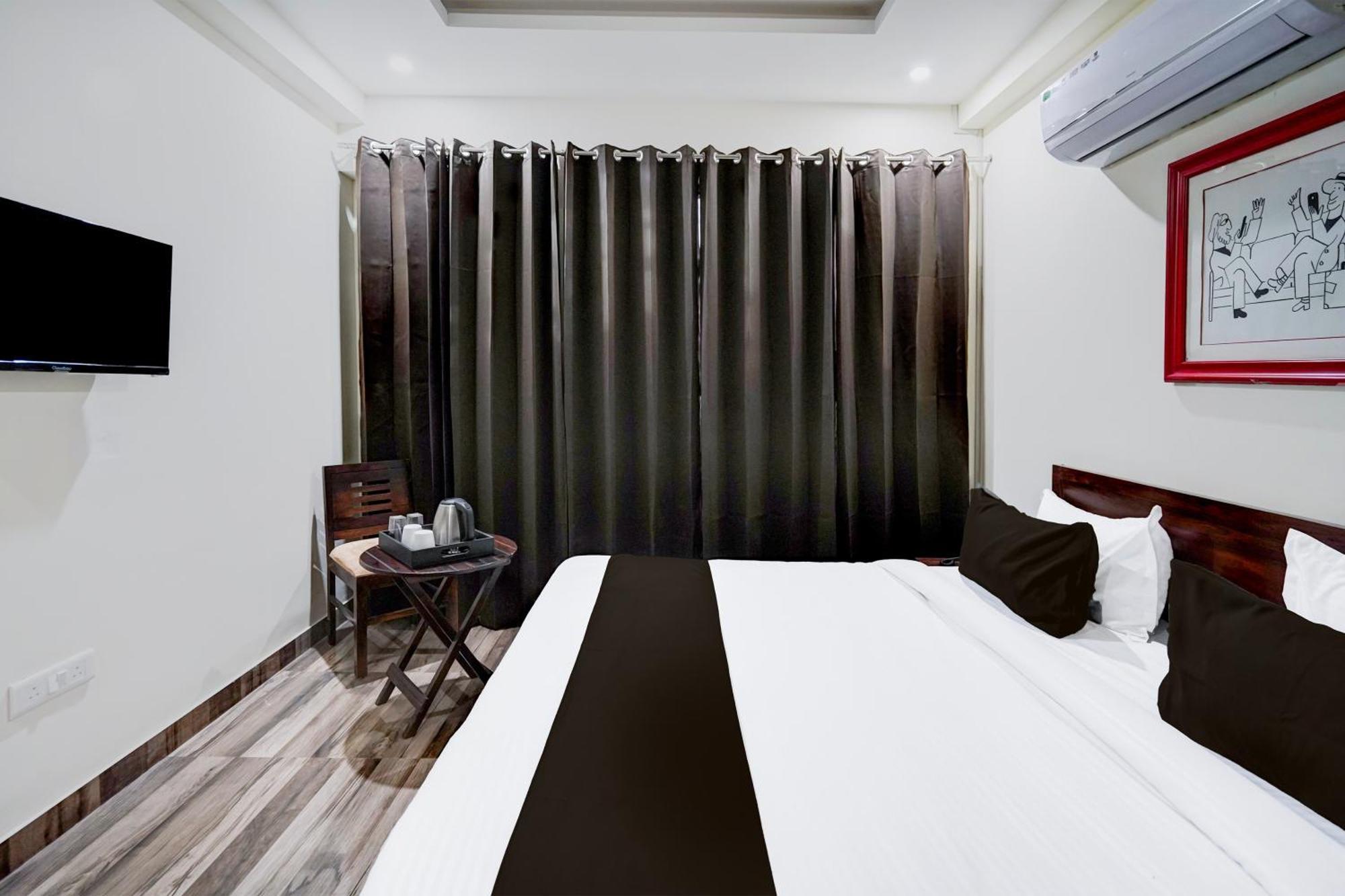 Townhouse Delight Inn Gurgaon Exterior photo