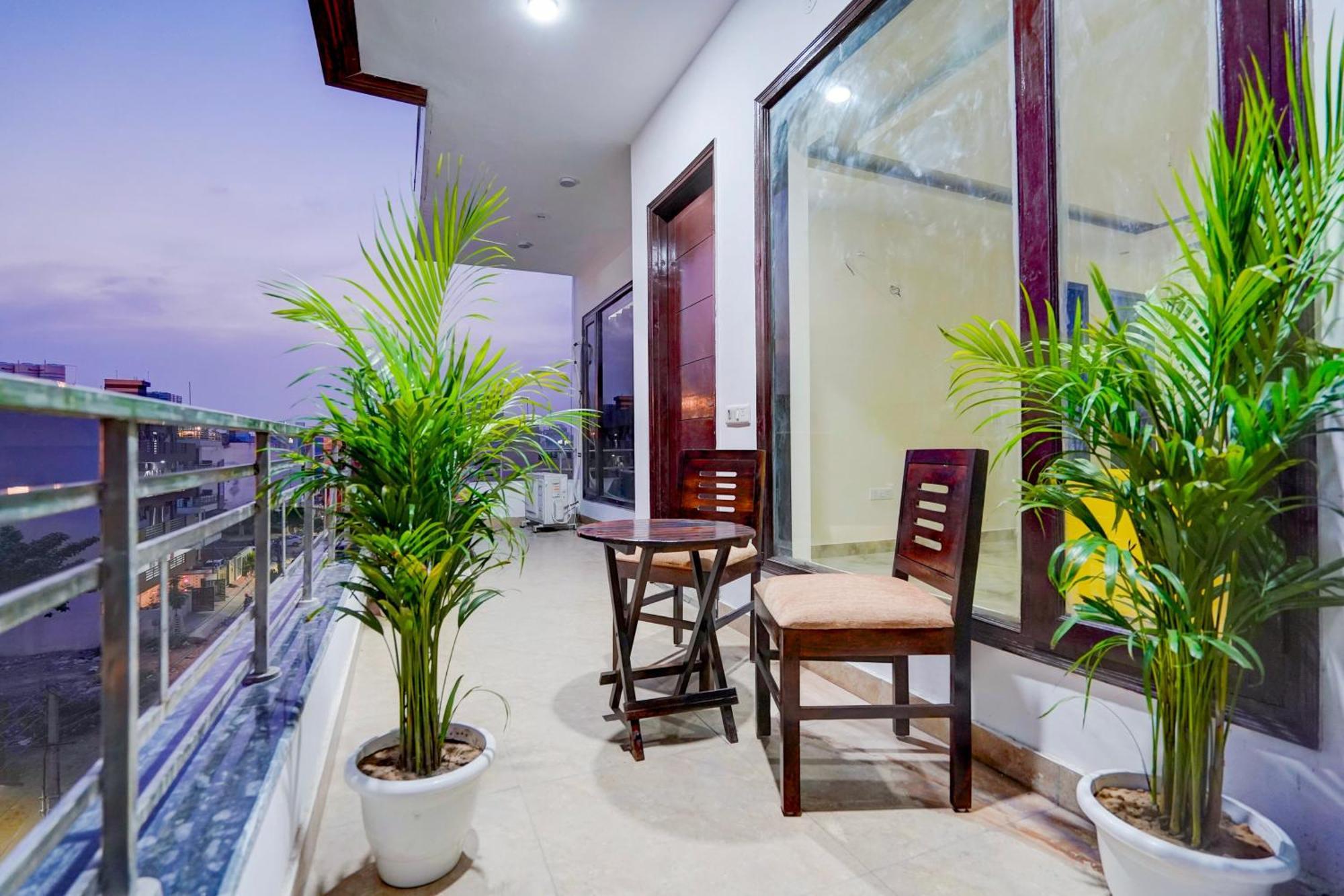Townhouse Delight Inn Gurgaon Exterior photo